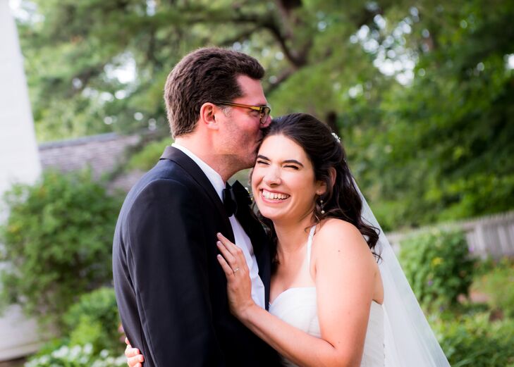 Joyous Newlywed Photo Shoot