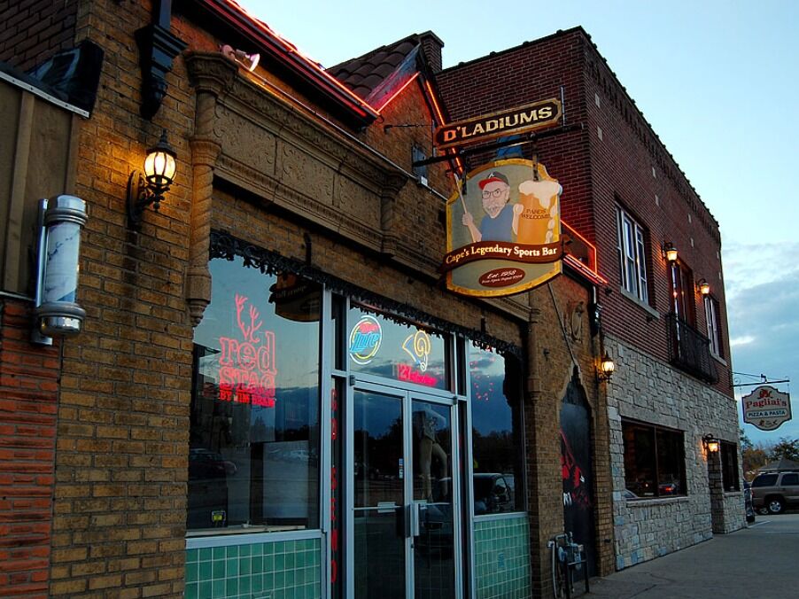 Picture of D'Ladium's Sports Bar