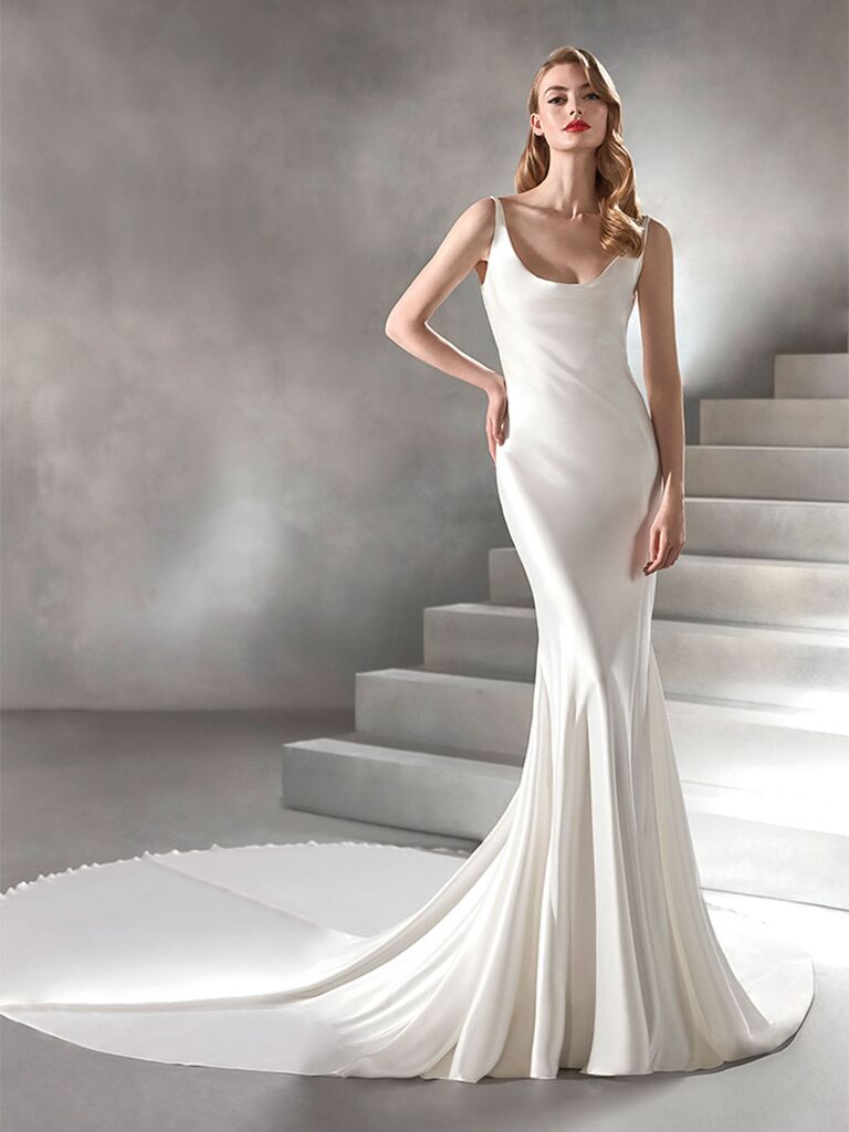 Atelier Provonias wedding dress scoop-neck trumpet gown