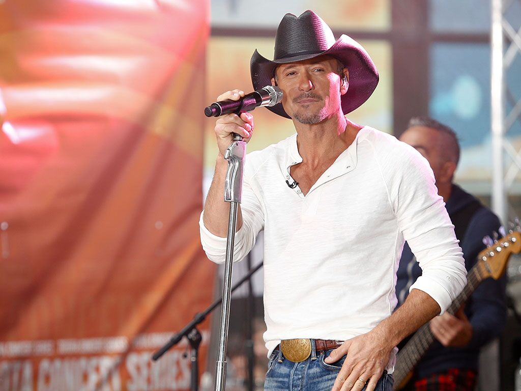 21 Tim McGraw Wedding Songs to Dance to With Your Best Friend