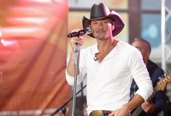 21 Tim McGraw Wedding Songs to Dance to With Your Best Friend