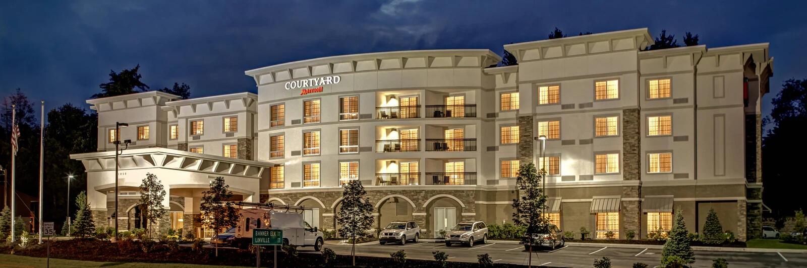 Picture of Courtyard Boone