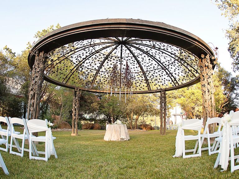 Yosemite wedding venue in Tuolumne, California.