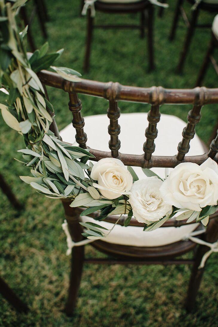 The chiavari chairs were decorated with olive branches and rose garlands, serving as a nod to the rose garden setting and the Beldi’s surrounding olive groves.