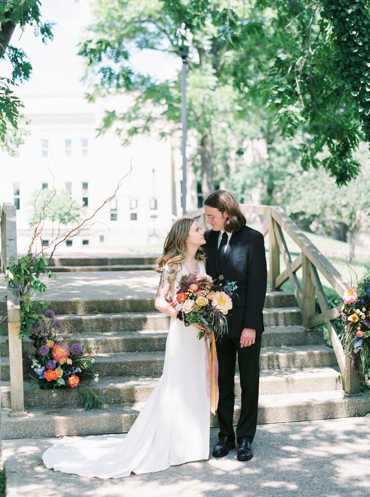 Couple Portraits at Elopement in Bowling Green, Kentucky