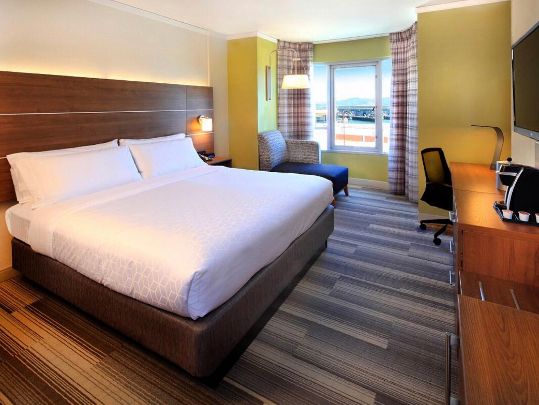Picture of Holiday Inn Express & Suites (Fishermans Wharf)
