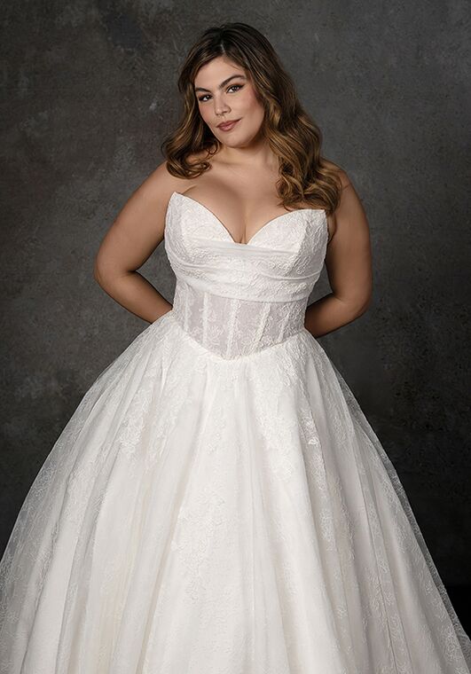 Essense of Australia D4270+ Ball Gown Wedding Dress - 5