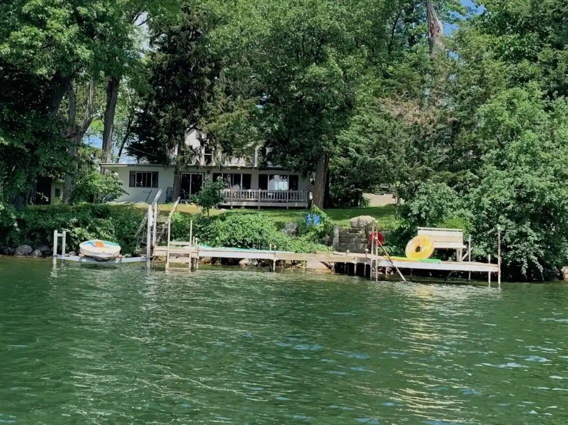 Picture of Classic Waterfront Cottage on Green Lake, WI Sleeps 14