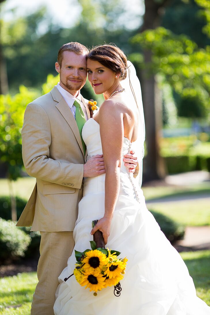 Bride and Groom at Founders Inn Wedding in Virginia Beach