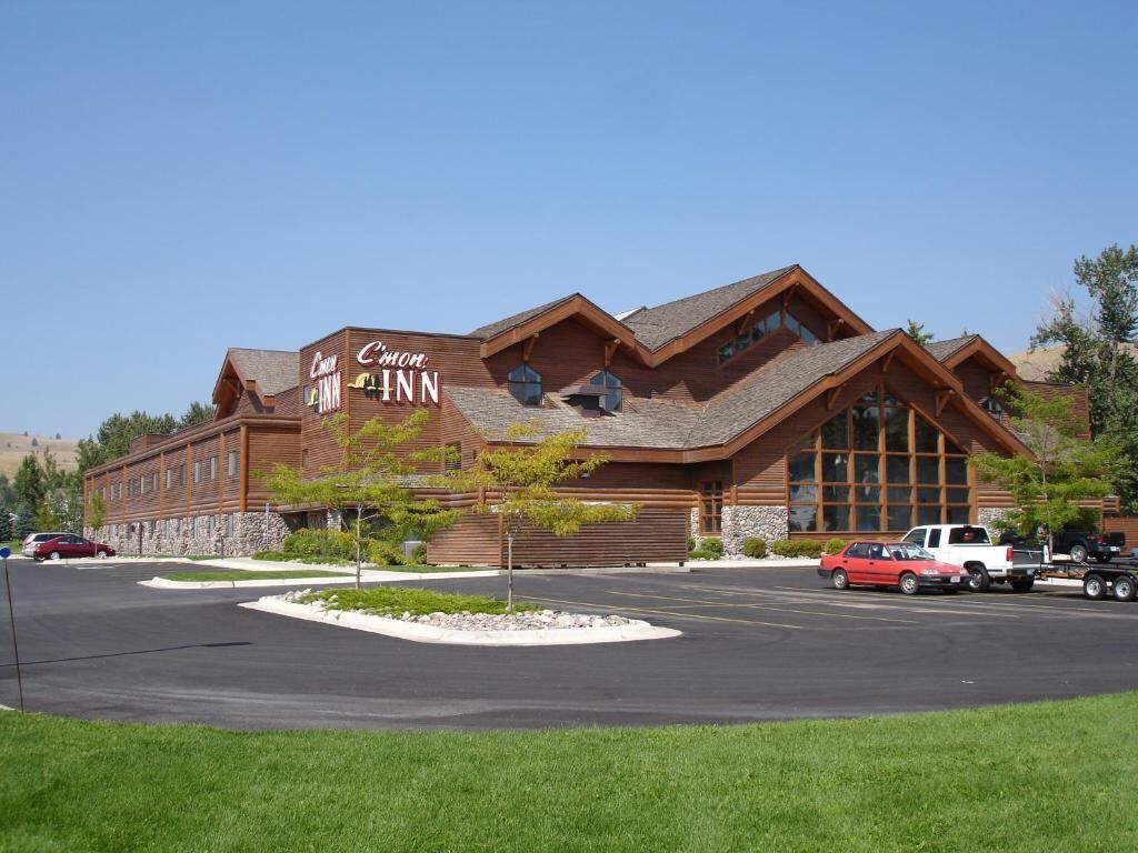 Picture of C'mon Inn