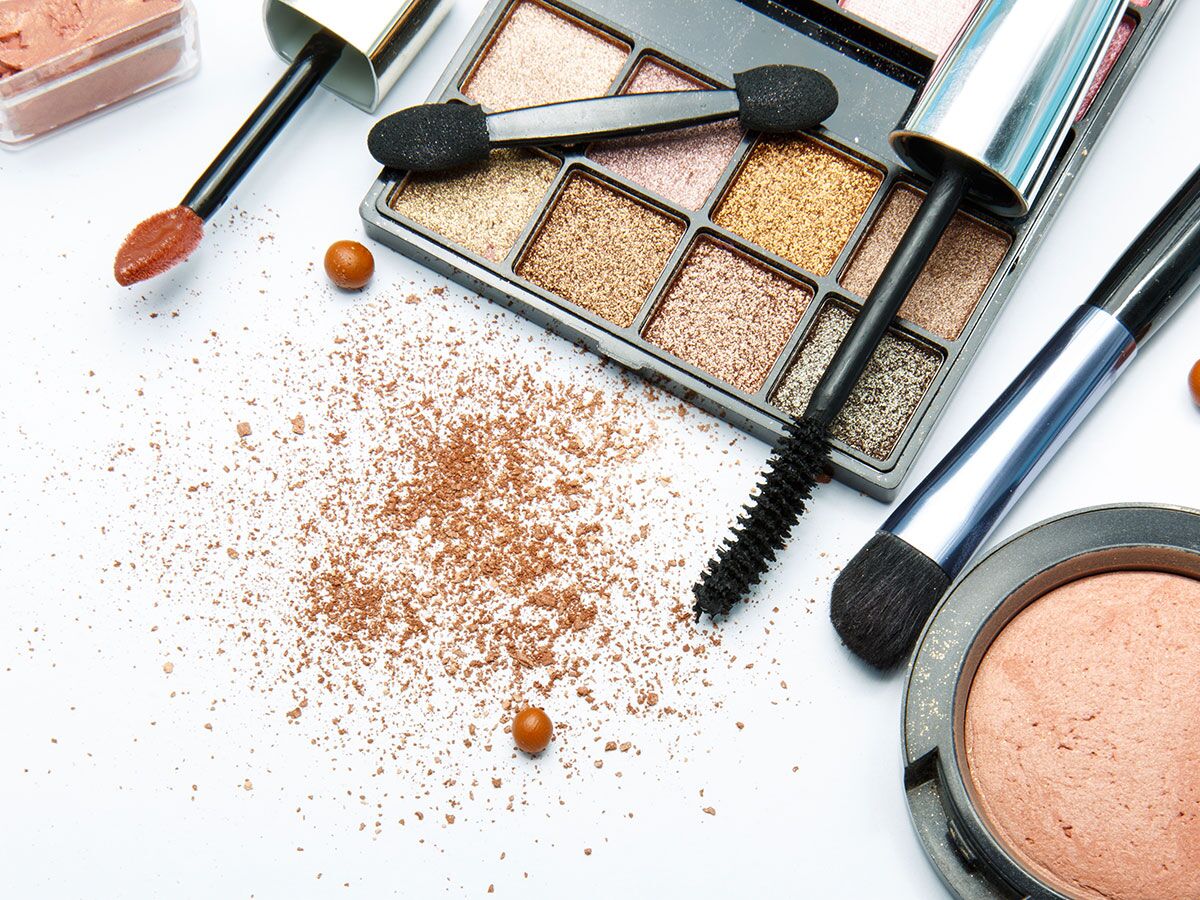 Our Favorite Touch Up Tools for Adding Makeup