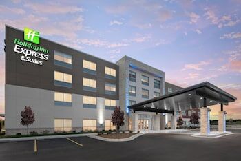 Picture of Holiday Inn Express & Suites Elkhorn - Lake Geneva Area