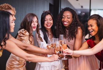 10 Stylish Outfits for Winter Bridal Showers