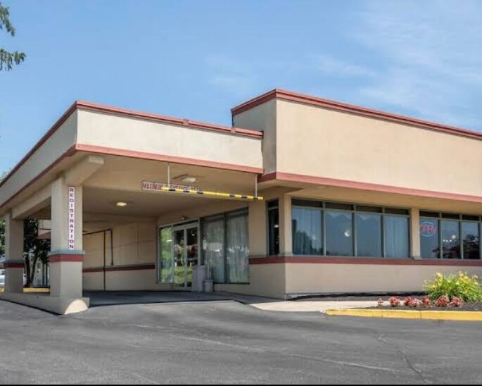 Picture of Econo Lodge Inn & Suites