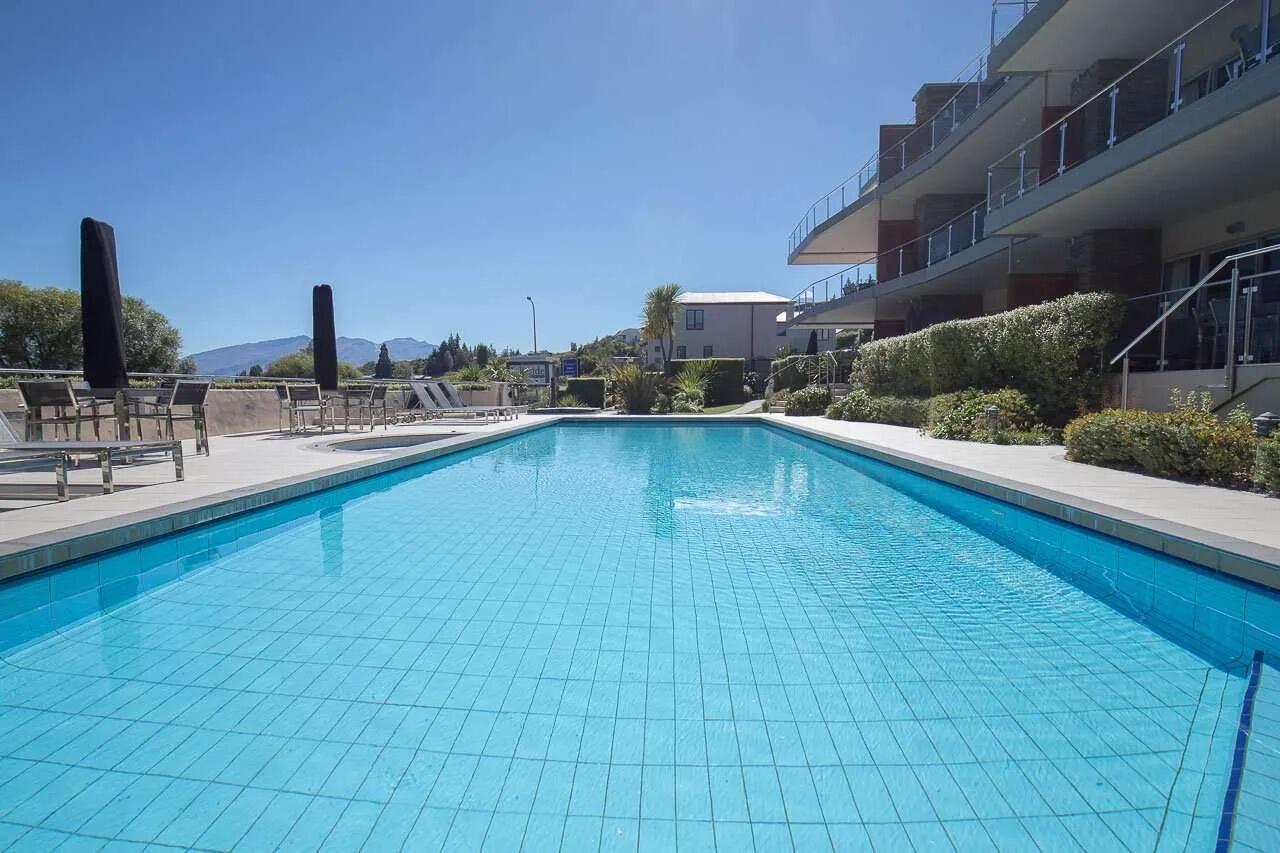 Picture of Lakeside Apartments