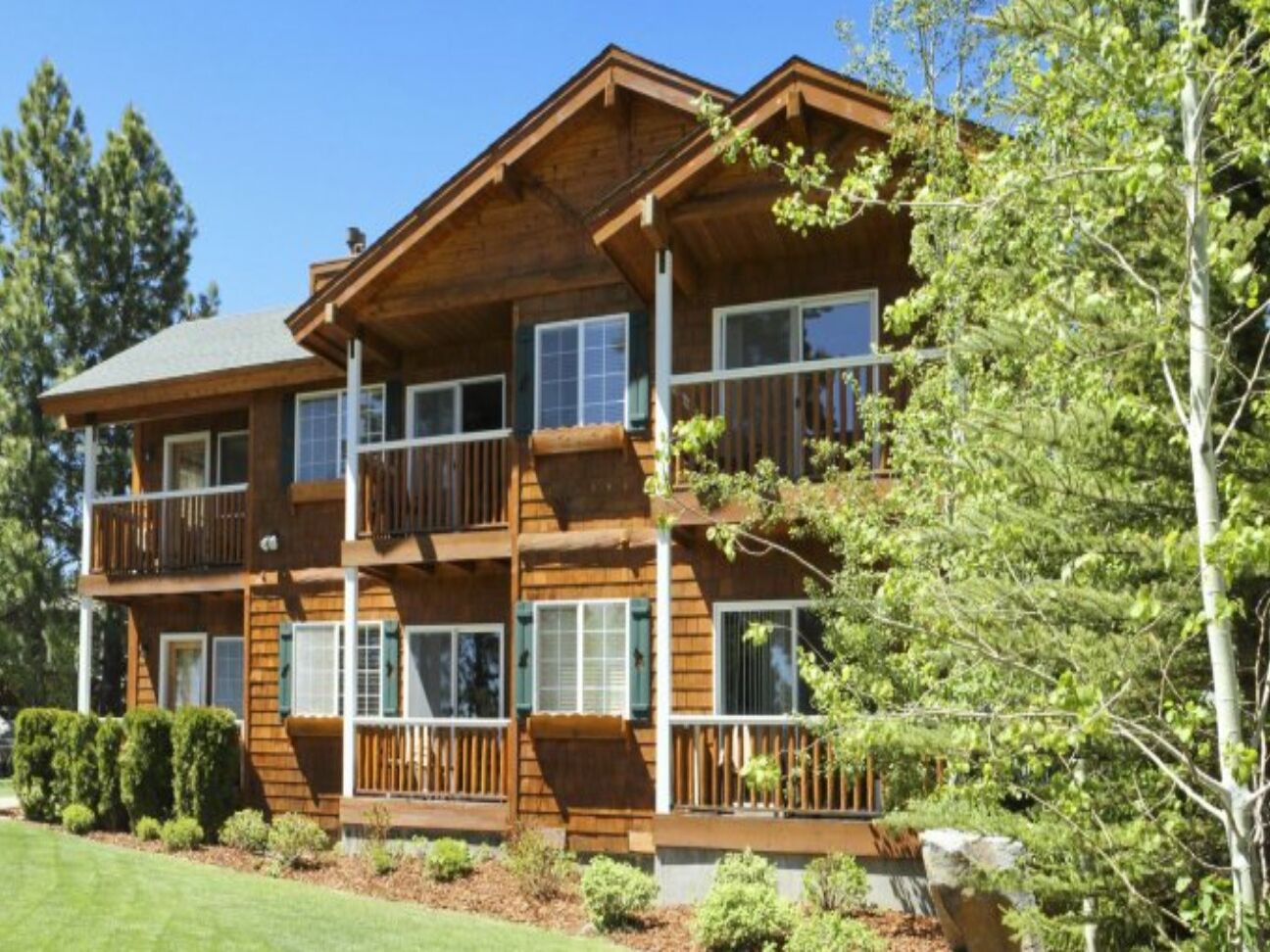 Picture of Red Wolf Lakeside Lodge