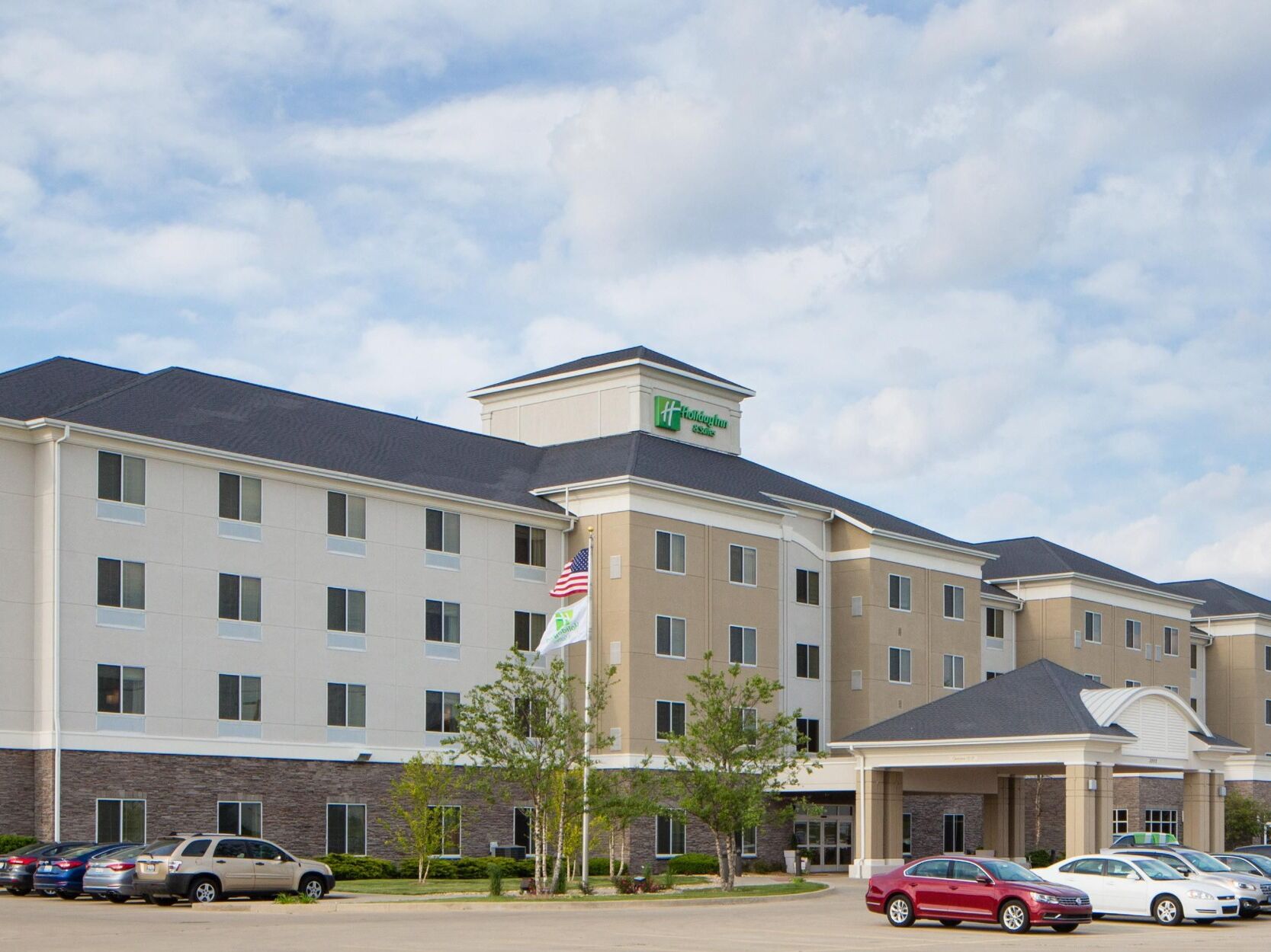 Picture of Holiday Inn & Suites Bloomington-Airport, an IHG Hotel