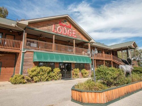 Picture of Bullwinkles Rustic Lodge