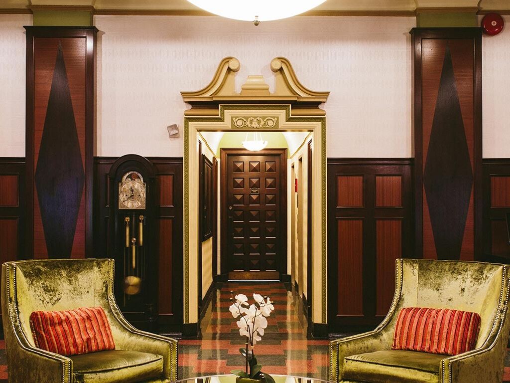 Picture of The Carleton of Oak Park Hotel