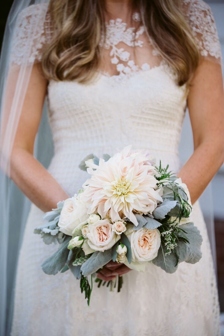 A few days before the wedding, Jill met with her florist at Amagansett Flowers by Beth to create her bouquet. They went for a romantic look, choosing a palette of pale pink and gray and lush, full blooms. Garden roses and lamb’s ear introduced a note of softness to the arrangement, while an eye-catching oversized dahlia added texture and depth.