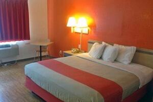 Picture of Motel 6 Houston North Spring