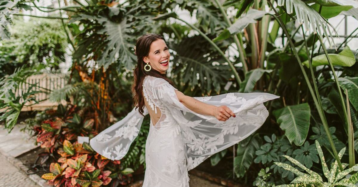 Can You Add Sleeves to a Wedding Dress? What You Need to Know