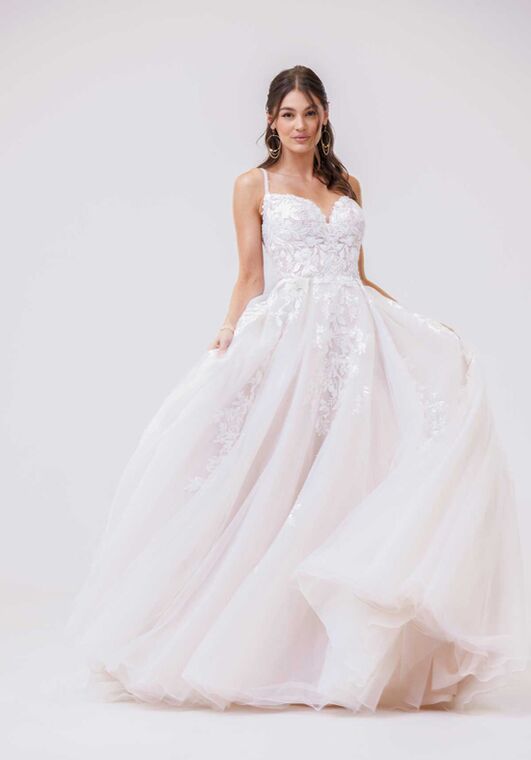 Essense of Australia D3720 Ball Gown Wedding Dress - 6