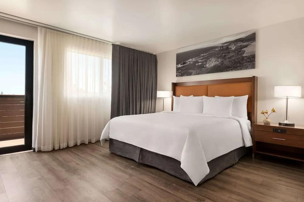 Picture of La Quinta Inn & Suites by Wyndham San Luis Obispo Downtown