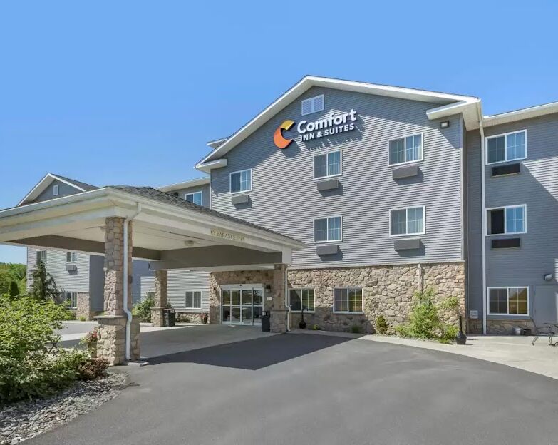 Picture of Comfort Inn & Suites - Barnesville