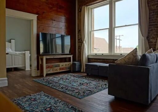 Picture of Travel in Comfort- The Hidden Gem of Downtown PTX
