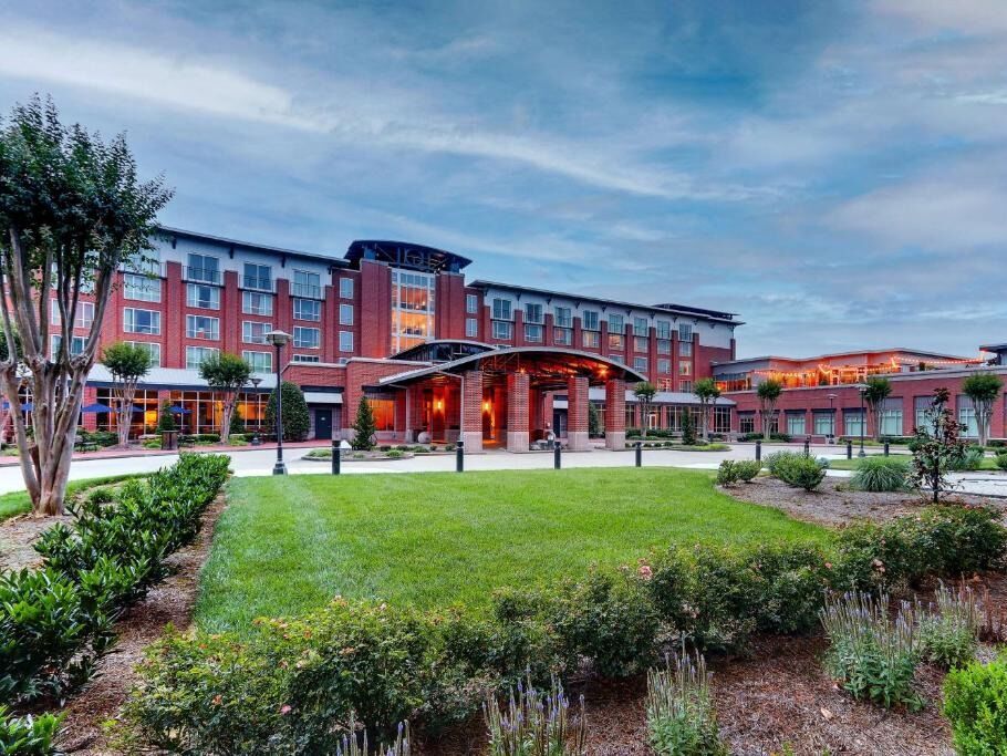 Picture of The Chattanoogan Hotel, Curio Collection by Hilton