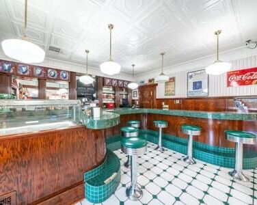 Picture of Lillie's Ice Cream Parlor