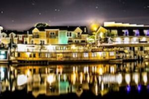 Picture of Old Harbor Inn