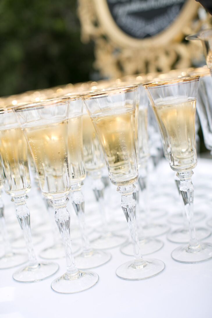 Amanda's grandfather is actor and winery owner Fess Parker, so guests were treated to a glass of the new Fess Parker sparkling white wine before the ceremony.