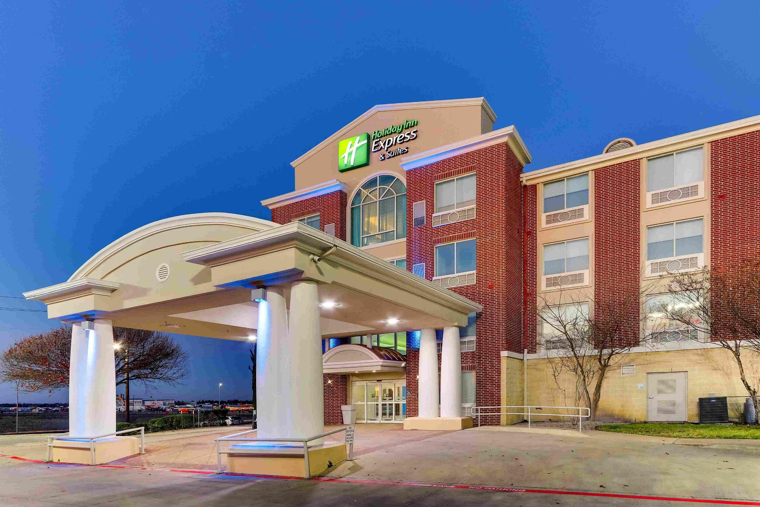 Picture of Holiday Inn Express & Suites Lake Worth NW Loop 820, an IHG Hotel