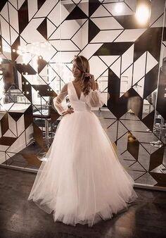 Olivia Bottega Romantic Wedding Dress Tveisiya with Puffy Sleeves A-Line Wedding Dress