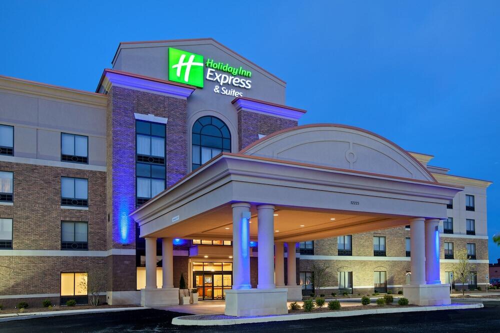 Picture of Holiday Inn Express and Suites Columbus Edinburgh by IHG