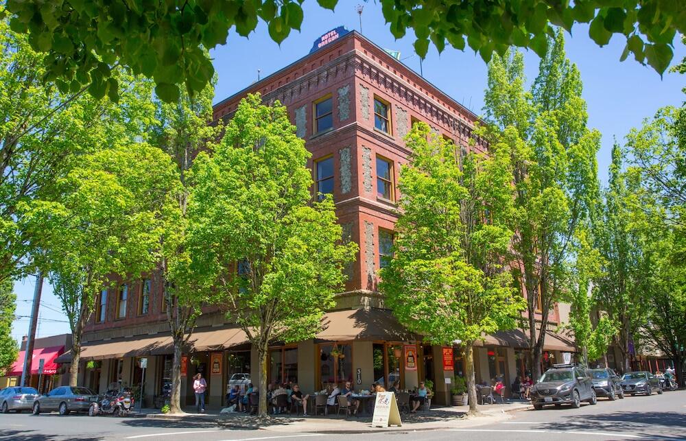 Picture of McMenamins Hotel Oregon