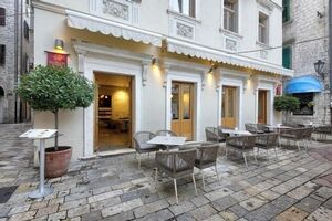 Picture of Hotel Vardar Kotor