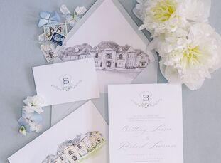 Brittany and Rich tied the knot with a classic-meets-luxury wedding at Knotting Hill Place in Little Elm, Texas. The couple filled the wedding celebra