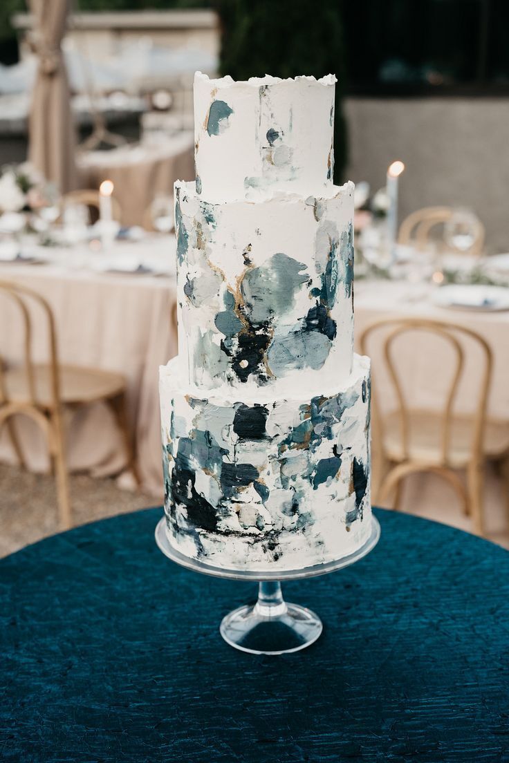 abstract blue-and-white cake