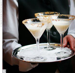 Guests sipped on key lime pie martinis—the same cocktail the bride and groom drank the night they got engaged.