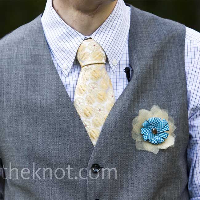 Jen made all the boutonnieres out of fabric and ribbon. She’s super-crafty, so it took her only about two and a half hours total.