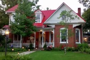 Picture of Historic Iron Horse Inn