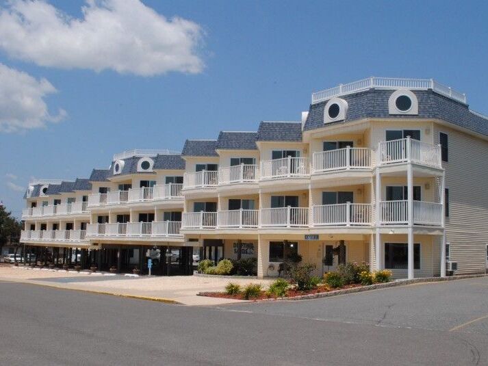 Picture of Drifting Sands Oceanfront Hotel