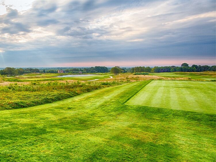 Picture of Newport National Golf Club