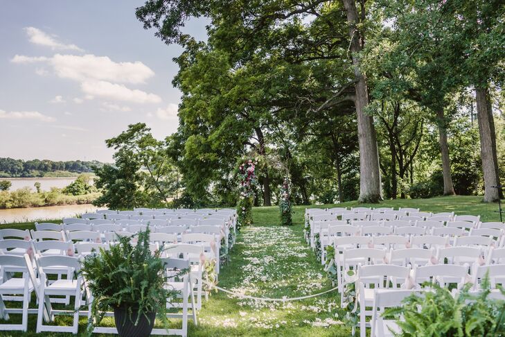 Outdoor Wedding at Toledo Country Club in Toledo, Ohio
