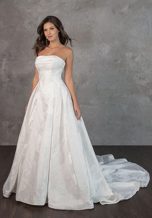 Essense of Australia D4304 Ball Gown Wedding Dress - 6