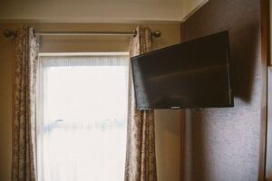Picture of Farnham Arms Hotel