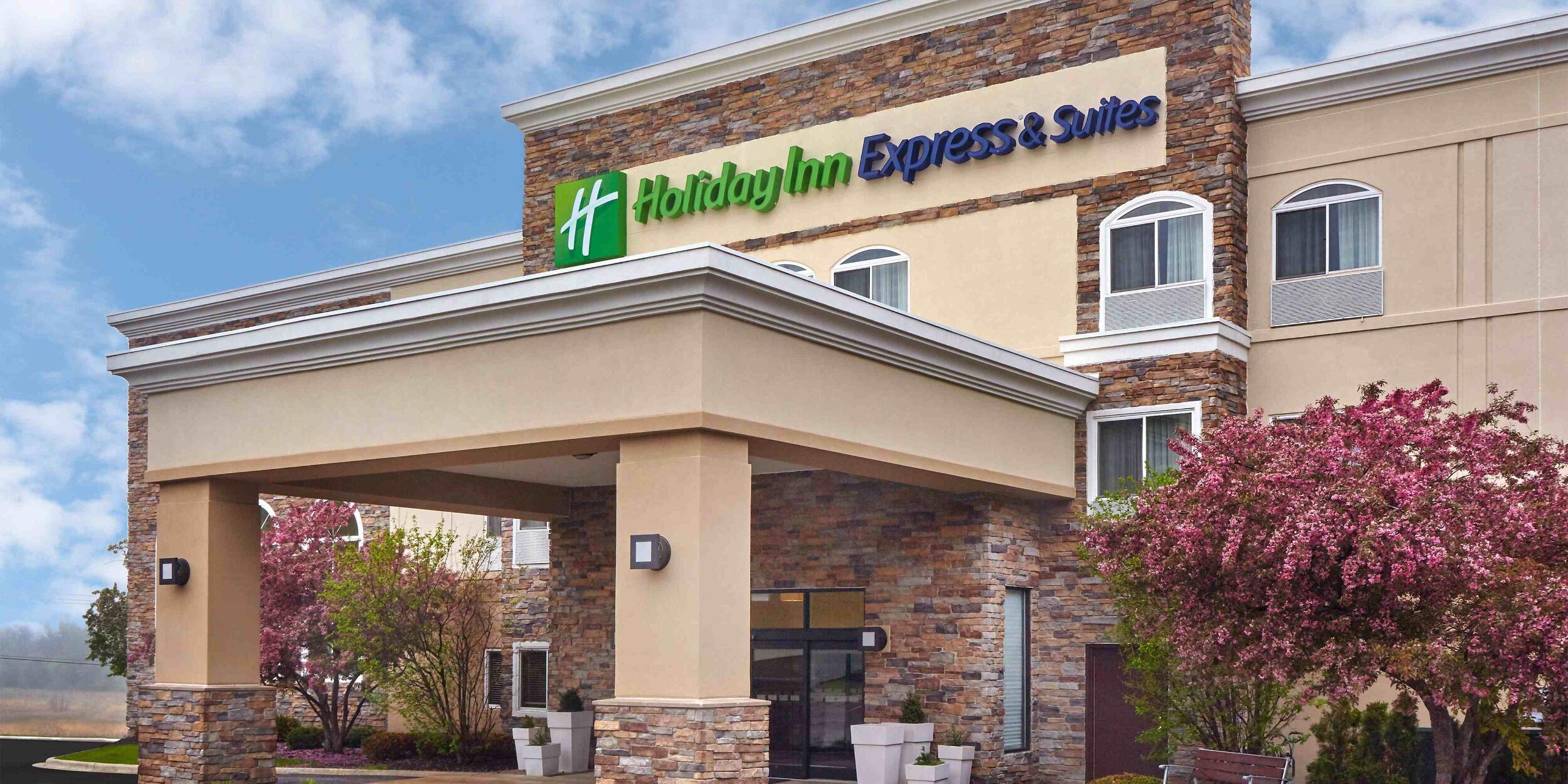 Picture of Holiday Inn Express & Suites Chicago-Libertyville, an IHG Hotel